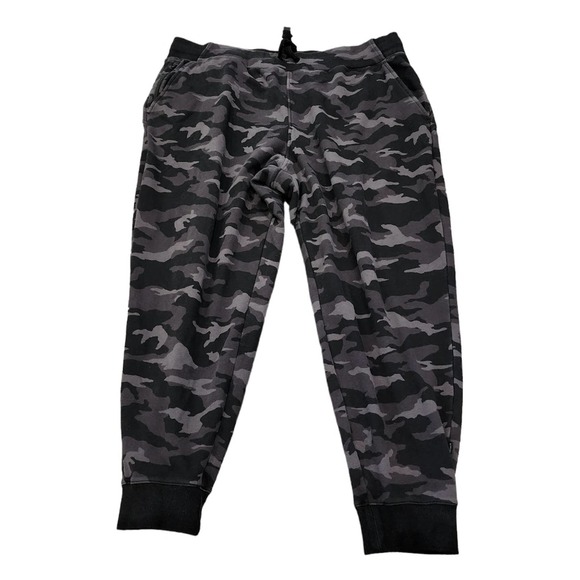 Athleta Pants - Athleta black camo women's size 2X capri sweatpants